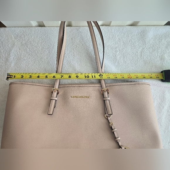 Michael Kors Beige Tote Bag - Picture 14 of 17